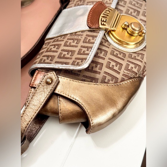 Fendi Rare Metallic Shoulder Bag - Picture 6 of 12